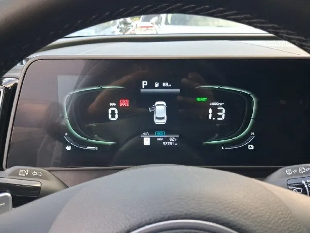 2024 Kia Sportage Plug-In Hybrid X-Line photo 15
