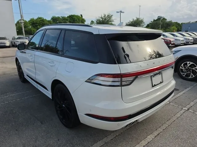 2024 Lincoln Aviator Reserve Premium photo 3
