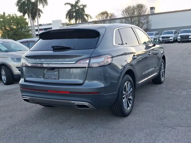 2023 Lincoln Nautilus Standard photo 4