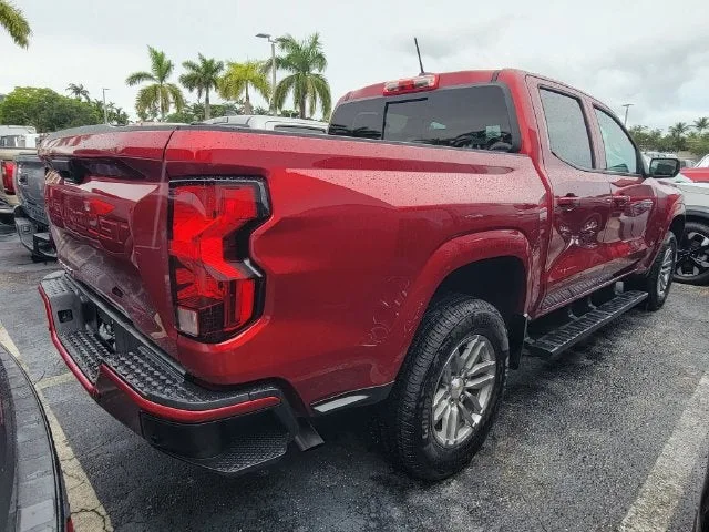 2025 Chevrolet Colorado LT photo 3