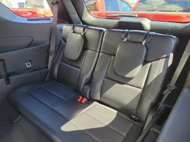 2023 Ford Explorer ST photo 12