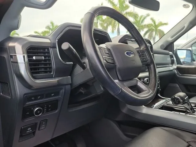 2023 Ford F-150 Lariat photo 9
