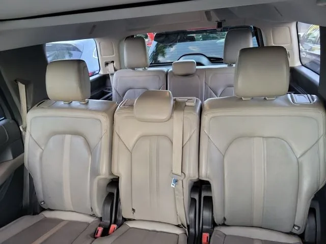 2018 Ford Expedition Limited photo 9