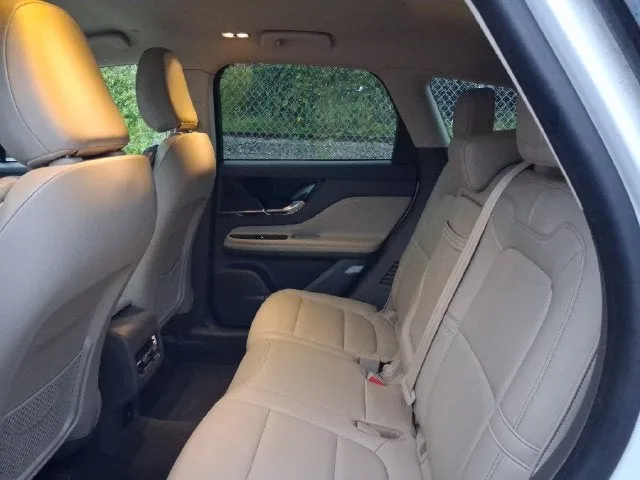 2023 Lincoln Corsair Standard photo 6