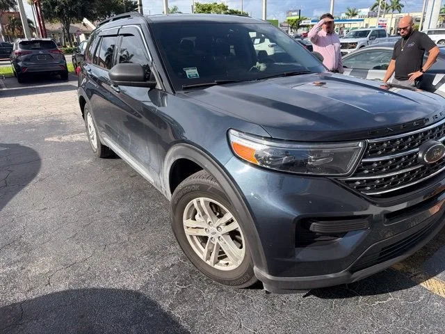 2024 Ford Explorer XLT photo 3