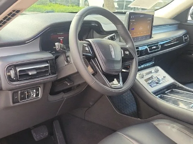 2024 Lincoln Aviator Premiere Premium photo 10
