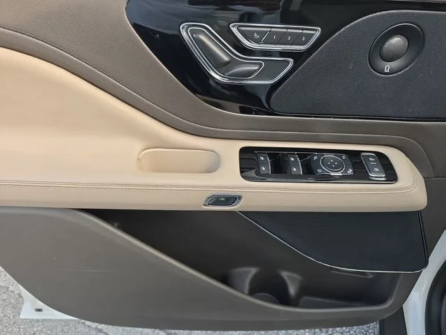 2024 Lincoln Aviator Reserve Premium photo 14