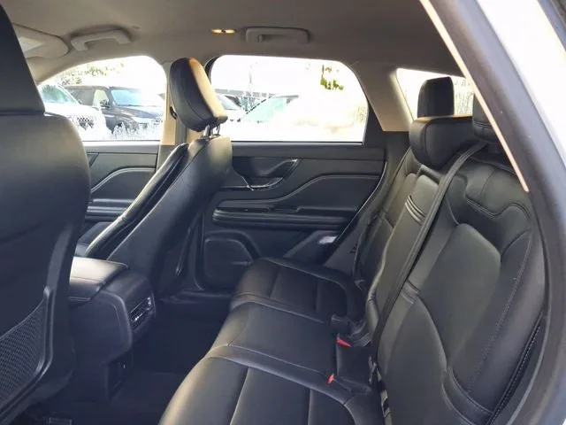 2023 Lincoln Corsair Standard photo 6