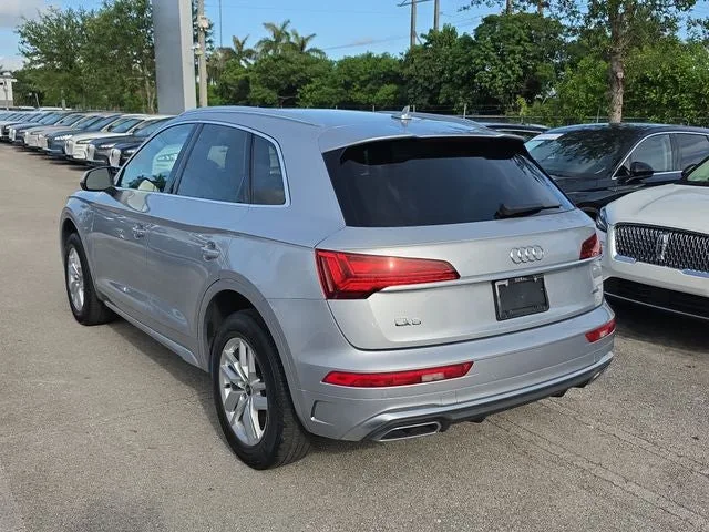 2022 Audi Q5 45 S line Premium quattro photo 3
