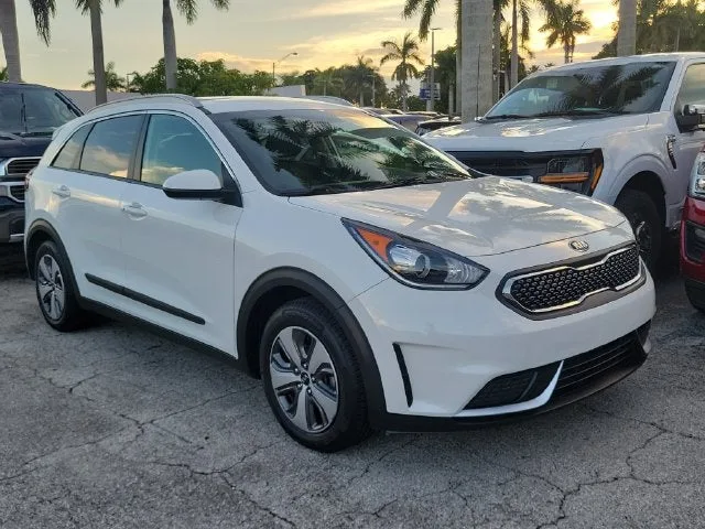 2019 Kia Niro LX photo 2