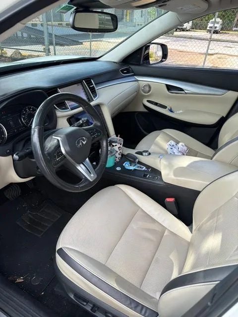 2019 INFINITI QX50 ESSENTIAL photo 3