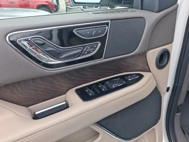 2023 Lincoln Navigator Reserve photo 14