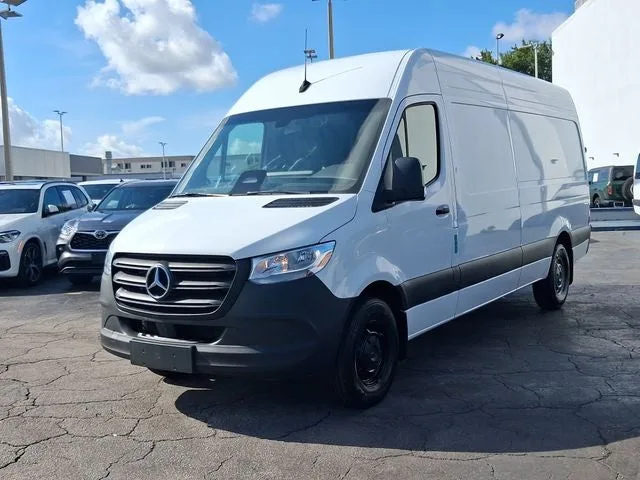 2025 Mercedes-Benz Sprinter 2500 Cargo 170 WB High Roof photo 2