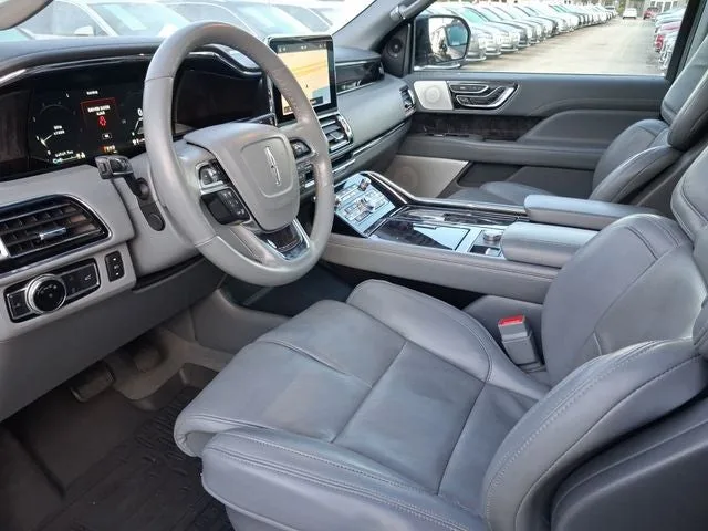 2020 Lincoln Navigator L Reserve photo 11