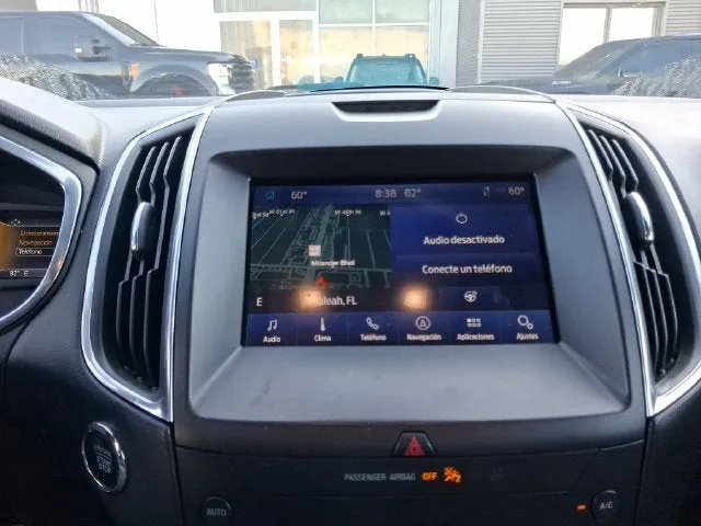 2020 Ford Edge Titanium photo 19