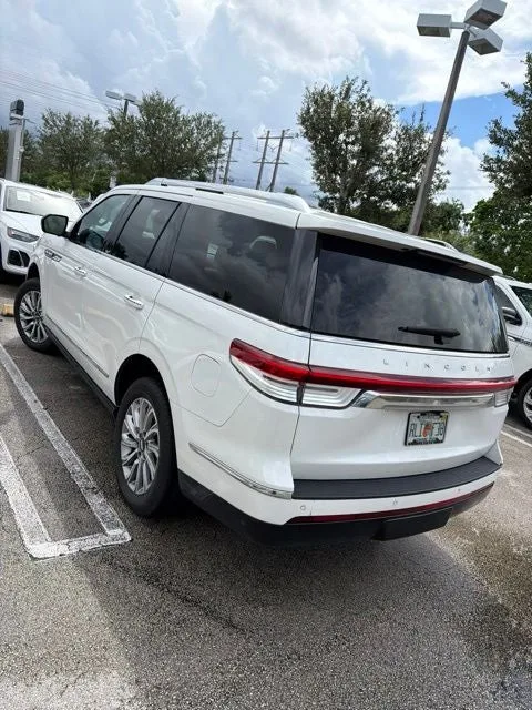 2024 Lincoln Navigator Premiere photo 6