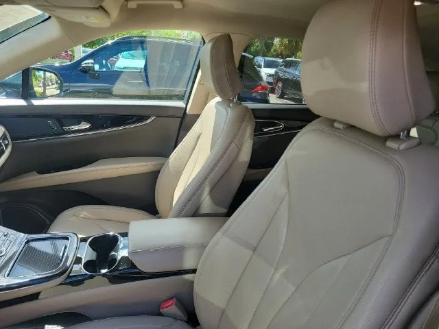 2022 Lincoln Nautilus Standard photo 9