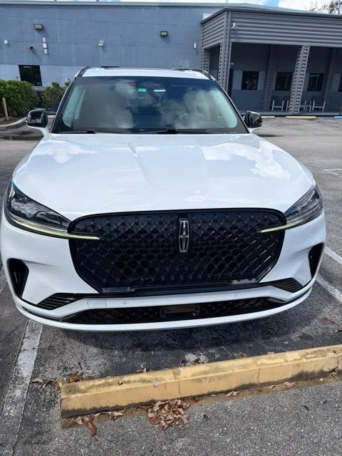 2025 Lincoln Aviator Premiere Premium photo 2