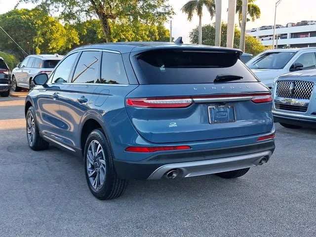 2023 Lincoln Corsair Standard photo 3