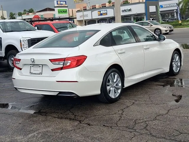 2018 Honda Accord LX photo 4