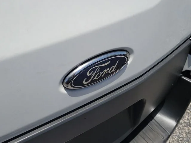 2017 Ford Transit-150 Base photo 6