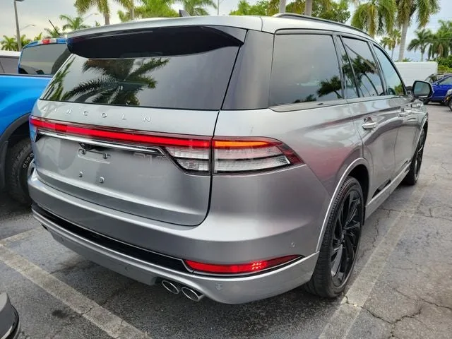 2024 Lincoln Aviator Reserve Premium photo 3