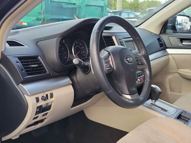 2014 Subaru Outback 2.5i Premium photo 9