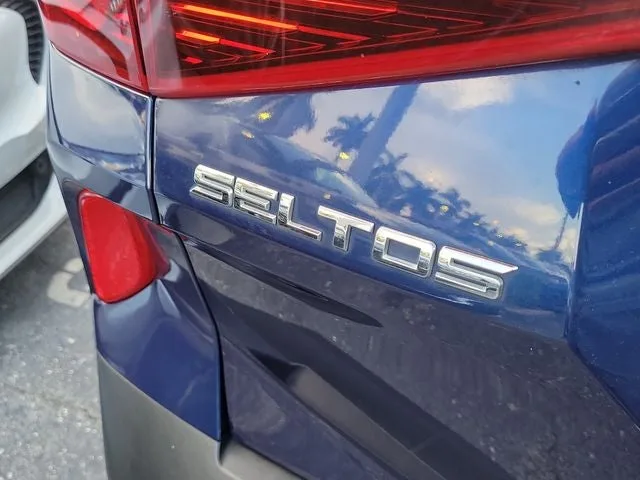 2021 Kia Seltos EX photo 5
