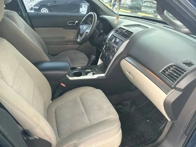 2012 Ford Explorer Base photo 17