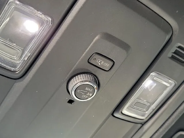 2025 Chevrolet Suburban LT photo 30