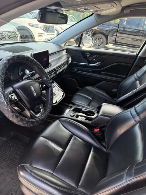 2021 Lincoln Corsair Standard photo 4