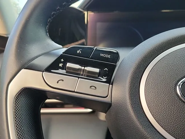 2022 Hyundai Elantra Limited photo 20