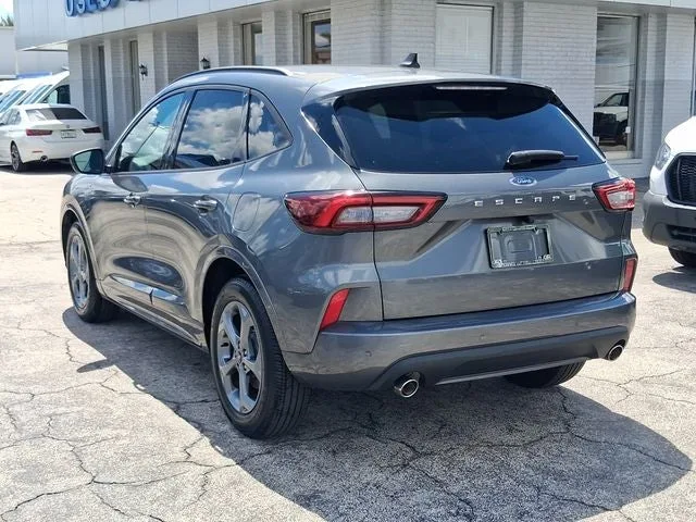 2023 Ford Escape ST-Line photo 3