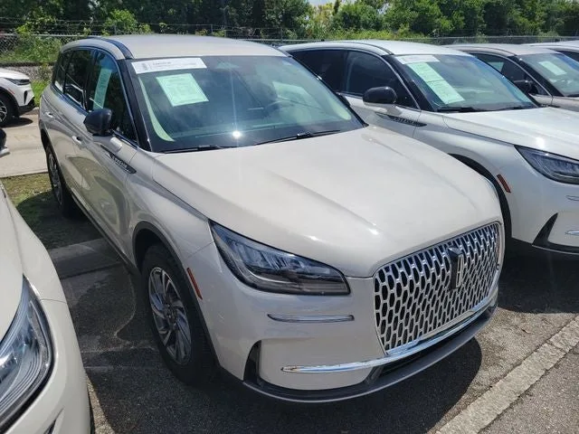 2024 Lincoln Corsair Premiere photo 2