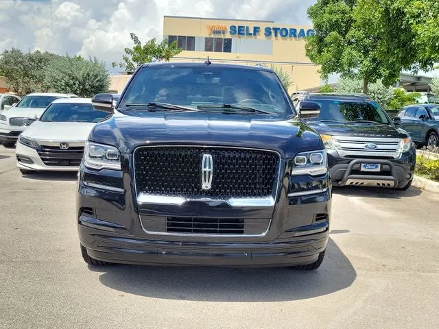 2023 Lincoln Navigator Reserve photo 2