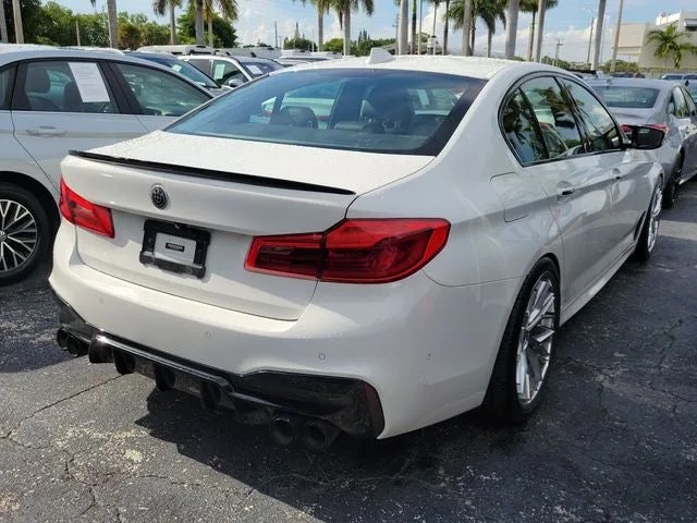2018 BMW 5 Series 530i xDrive photo 3