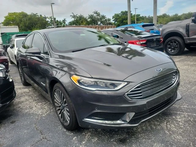 2018 Ford Fusion Hybrid SE photo 3