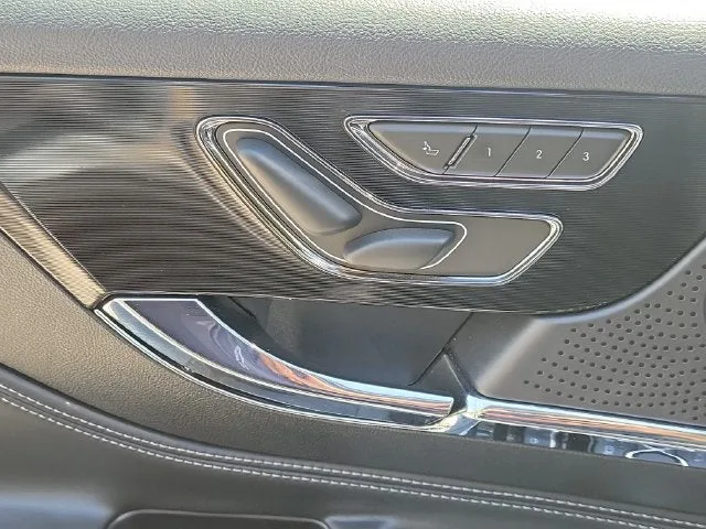 2025 Lincoln Corsair Premiere photo 17