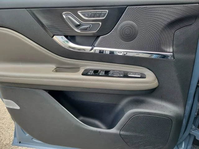 2024 Lincoln Corsair Premiere photo 15