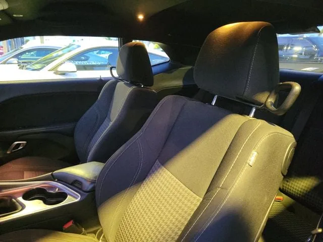 2018 Dodge Challenger R/T photo 11