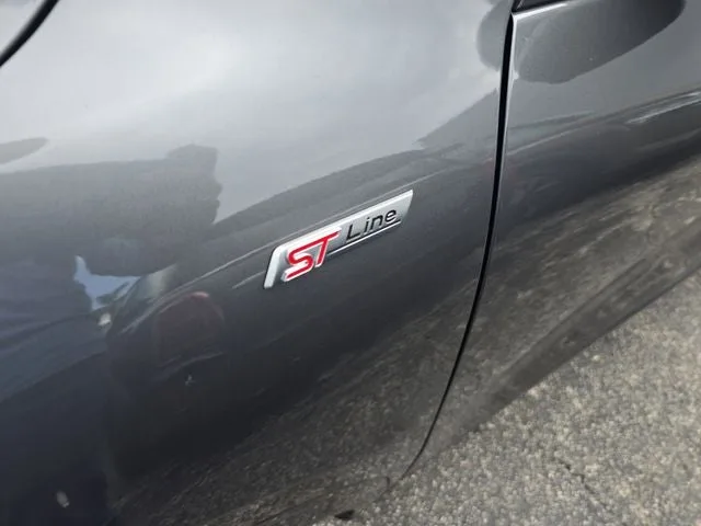 2023 Ford Escape ST-Line Select photo 10