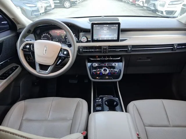 2022 Lincoln Corsair Standard photo 7