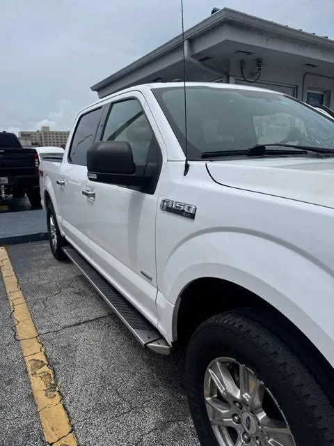2017 Ford F-150 XLT photo 3