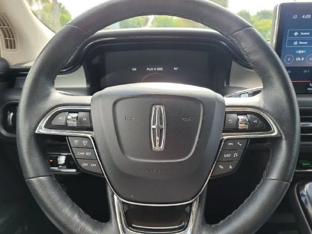 2023 Lincoln Nautilus Standard photo 18