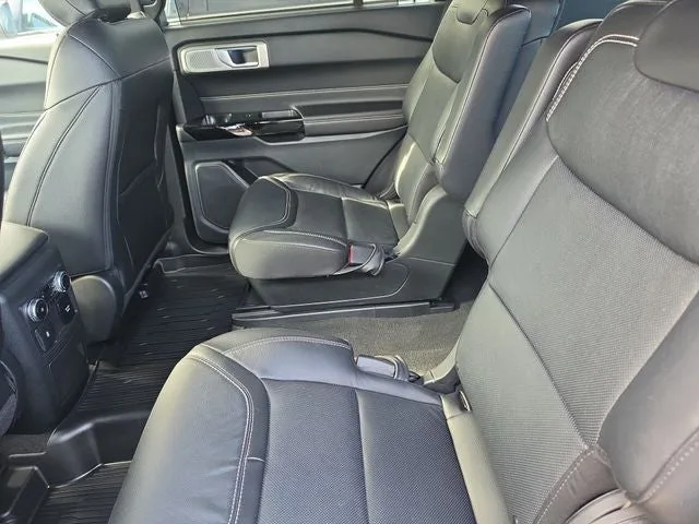 2023 Ford Explorer ST photo 10