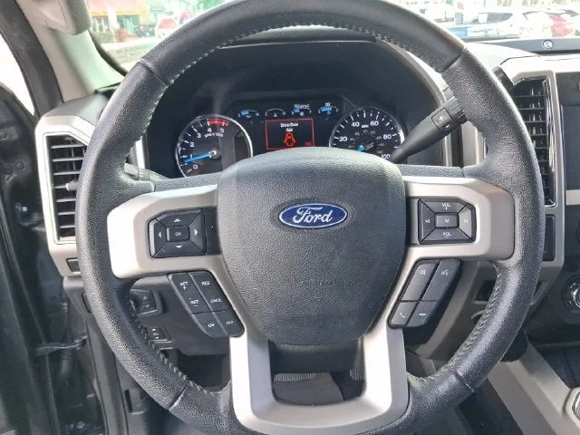 2020 Ford F-250SD Lariat photo 14
