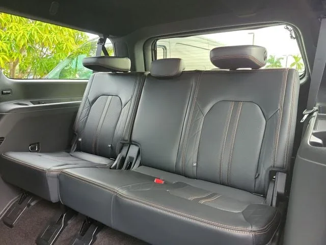2023 Ford Expedition Max Platinum photo 13