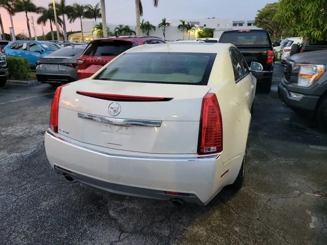 2010 Cadillac CTS Luxury photo 3