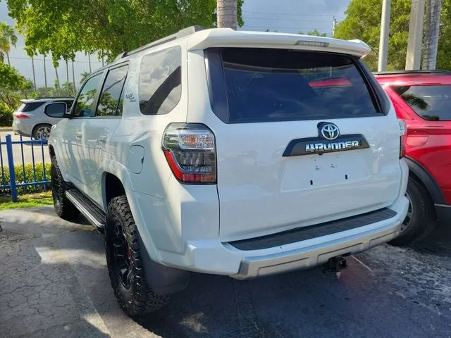 2022 Toyota 4Runner TRD Off-Road Premium photo 4