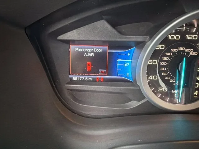 2015 Ford Explorer XLT photo 6